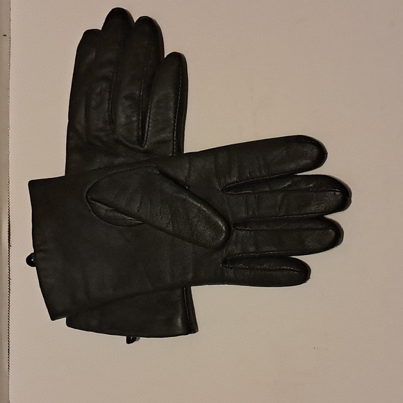 Womwn Black Leather Gloves Size M Outdoor Classic Fitted Warm Preowned - Picture 2 of 8
